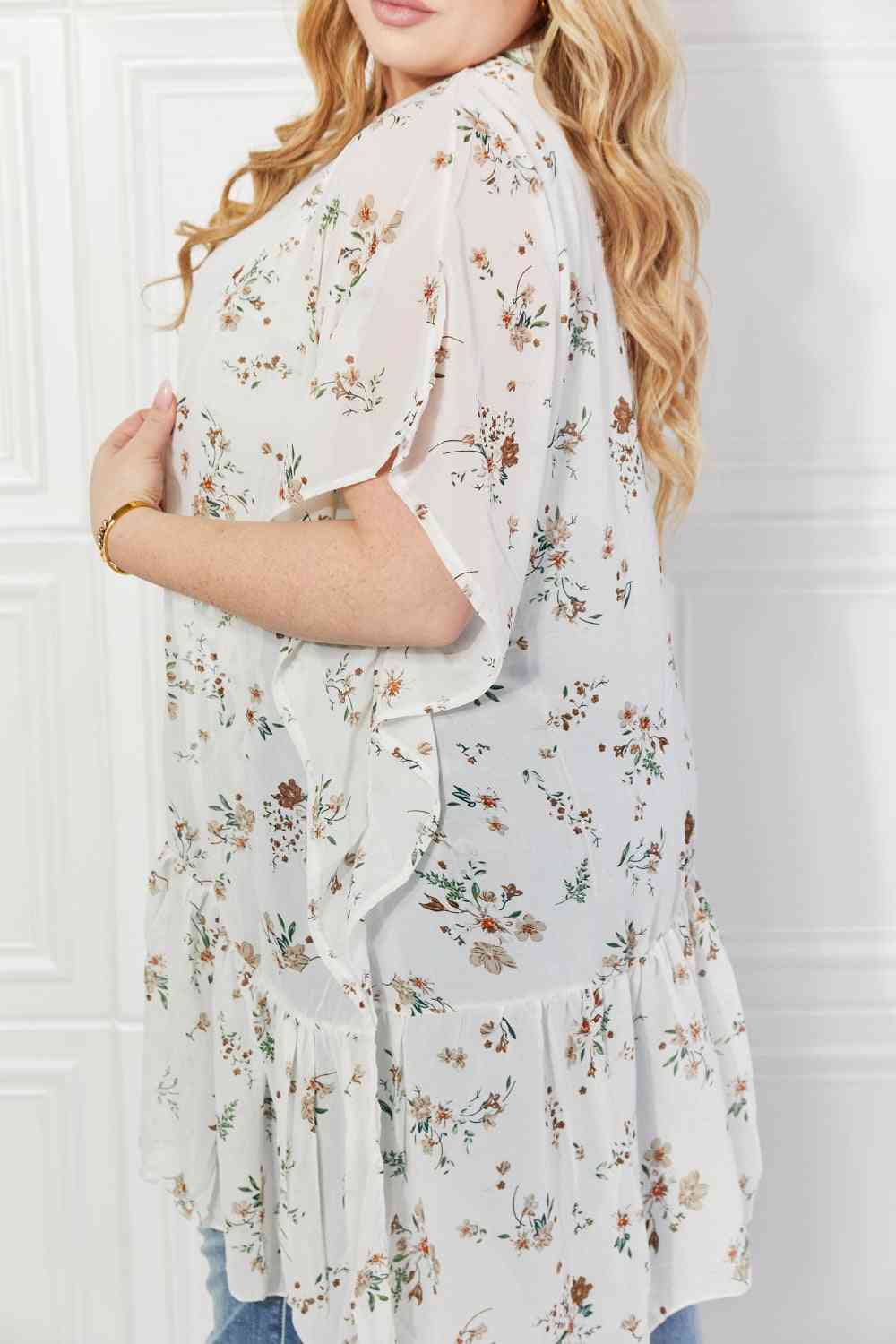 Meadow of Daisies Floral Kimono