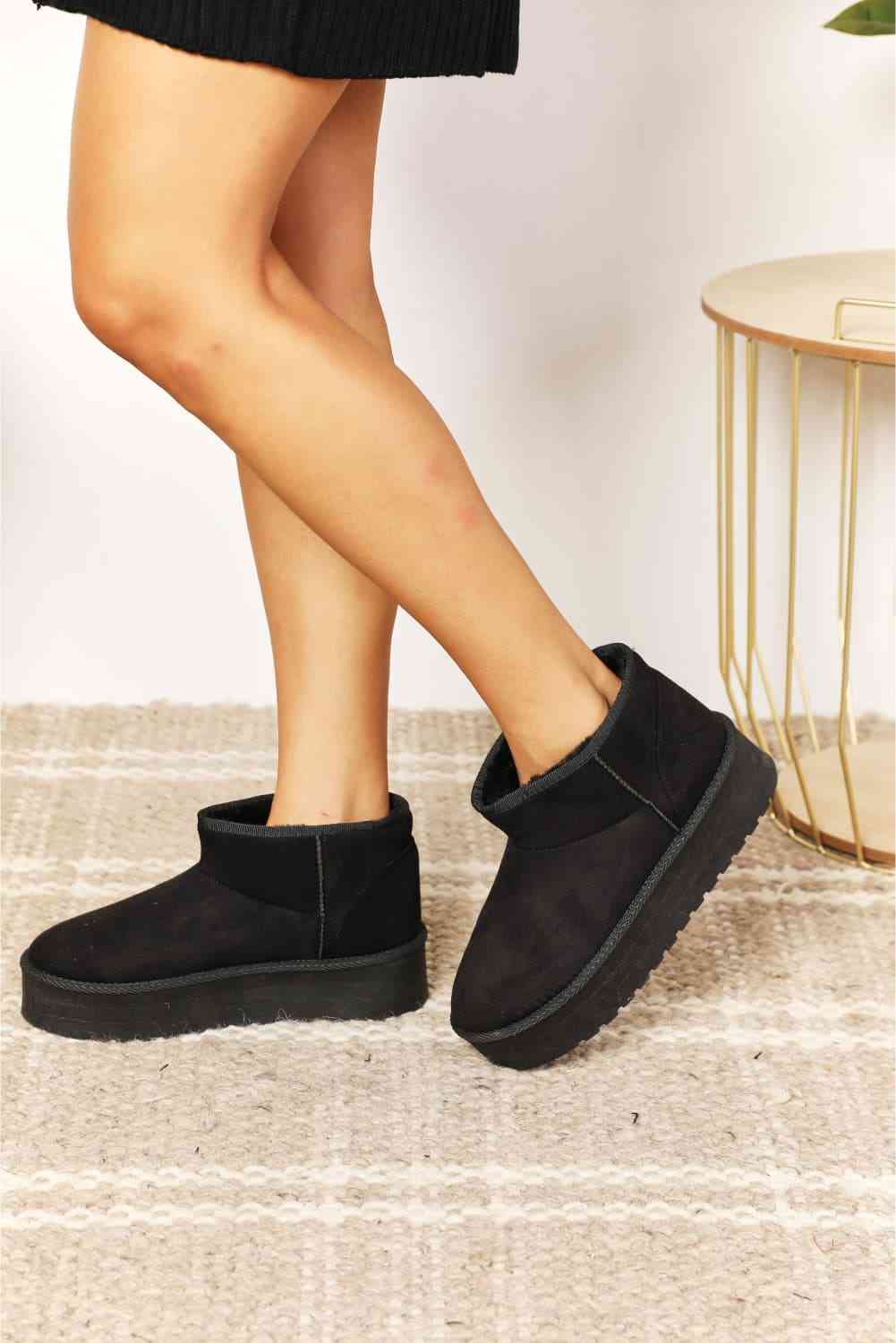 Women's Fleece Lined Chunky Platform Mini Boots