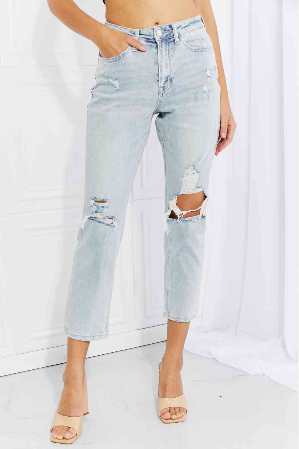 Stand Out Distressed Cropped Jeans