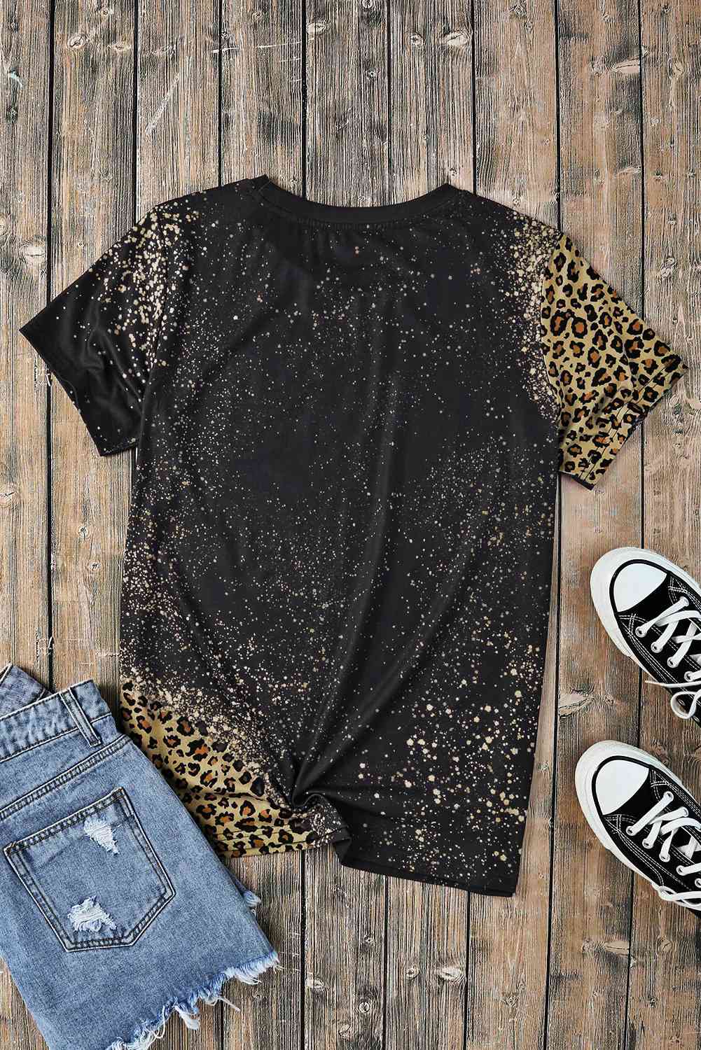 PLAY SOMETHING COUNTRY Graphic Leopard Tee