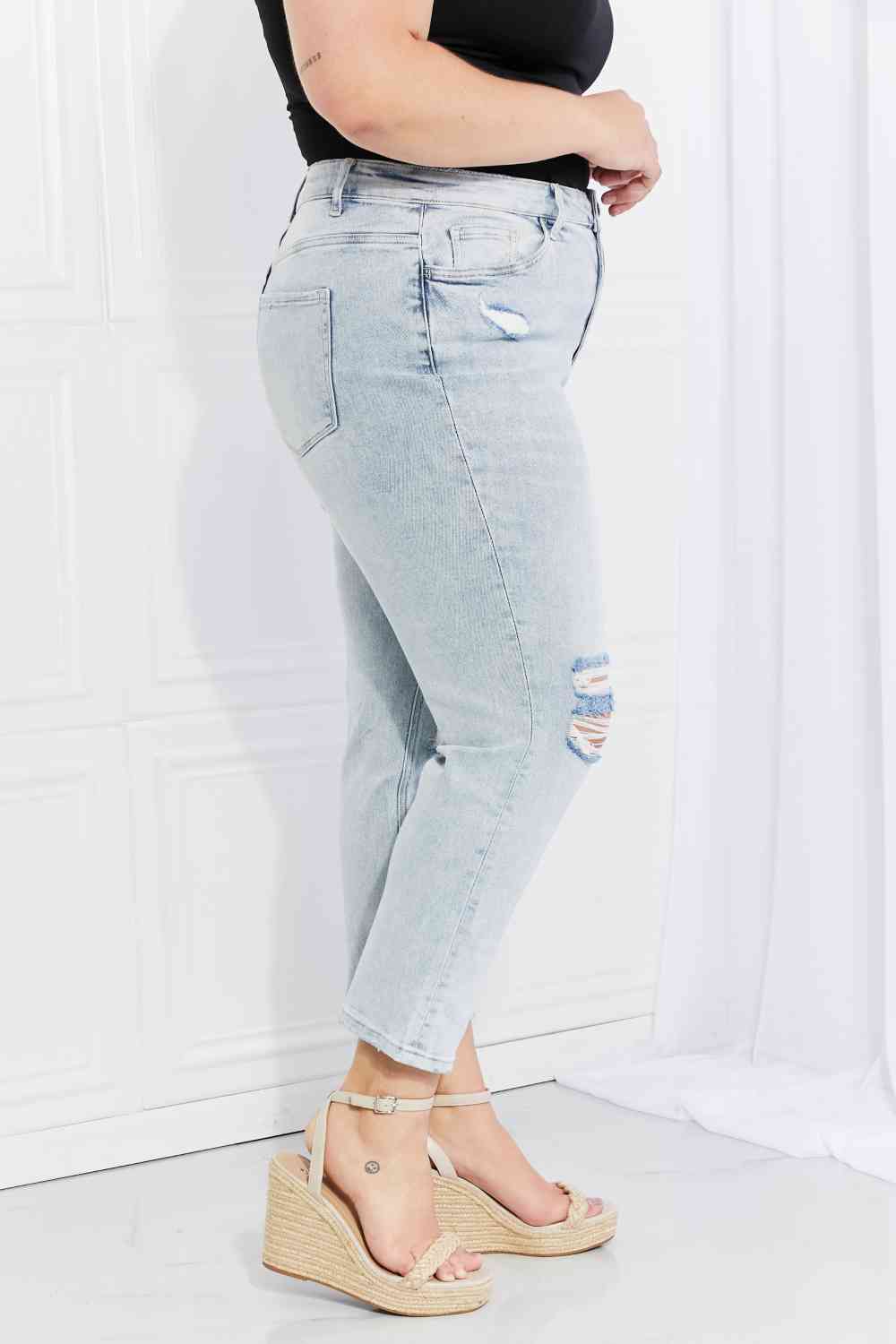 Stand Out Distressed Cropped Jeans