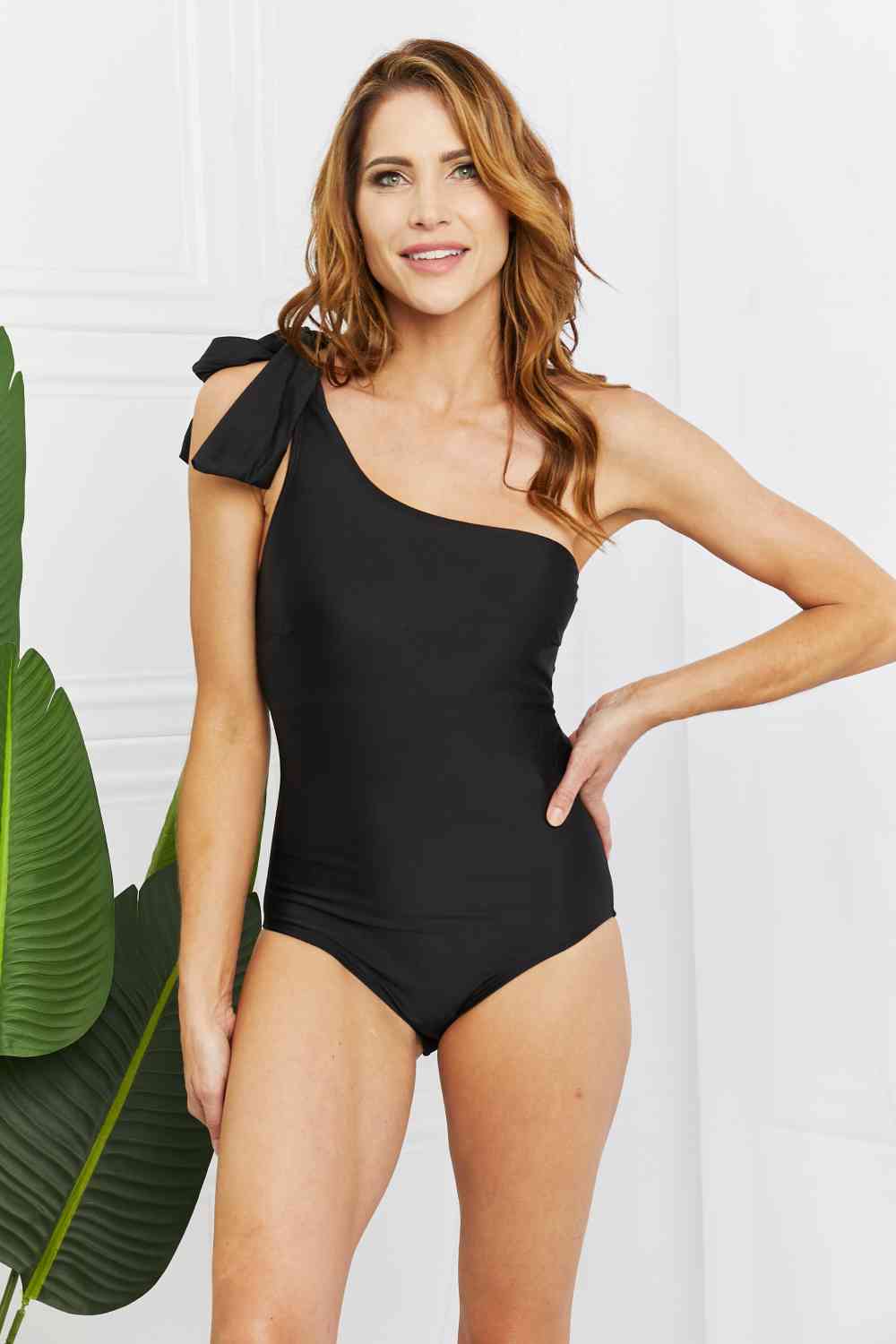 Deep End One-Shoulder One-Piece Swimsuit in Black