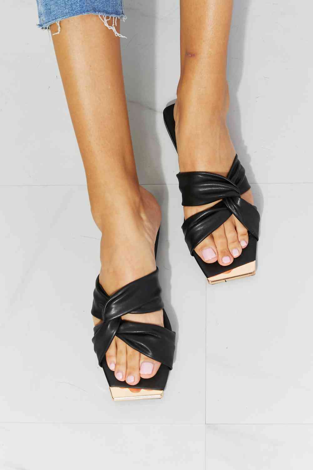 Ladies' Lunch Square Toe Crisscross Slide