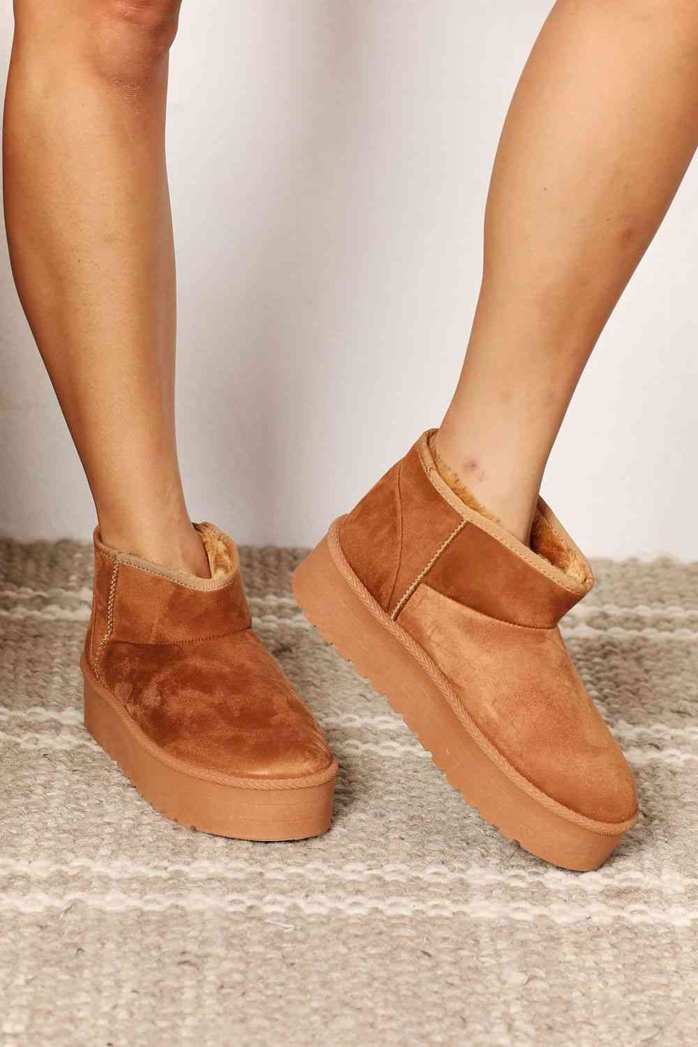 Women's Fleece Lined Chunky Platform Mini Boots