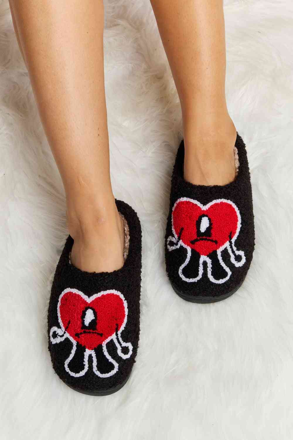 Love Heart Print Plush Slippers