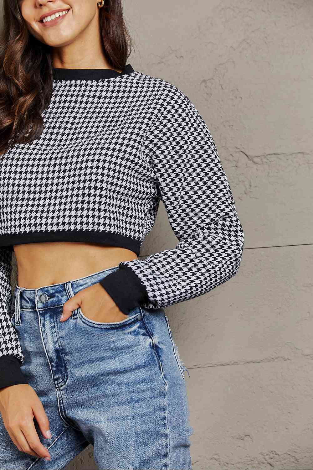 Houndstooth Round Neck Dropped Shoulder Cropped Sweatshirt