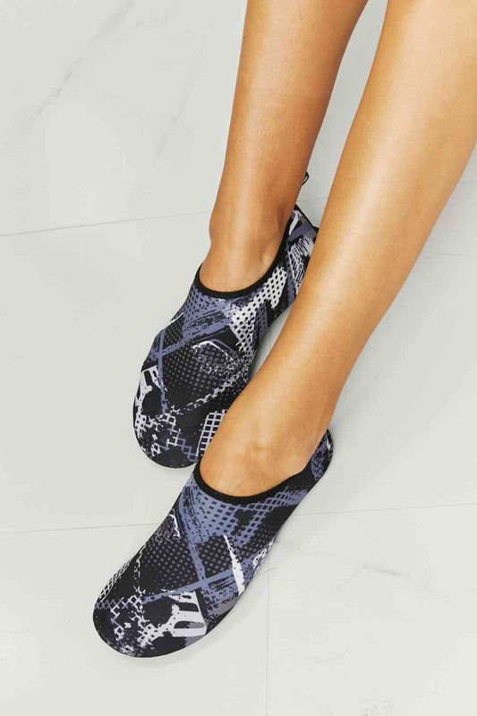 On The Shore Water Shoes in Black Pattern