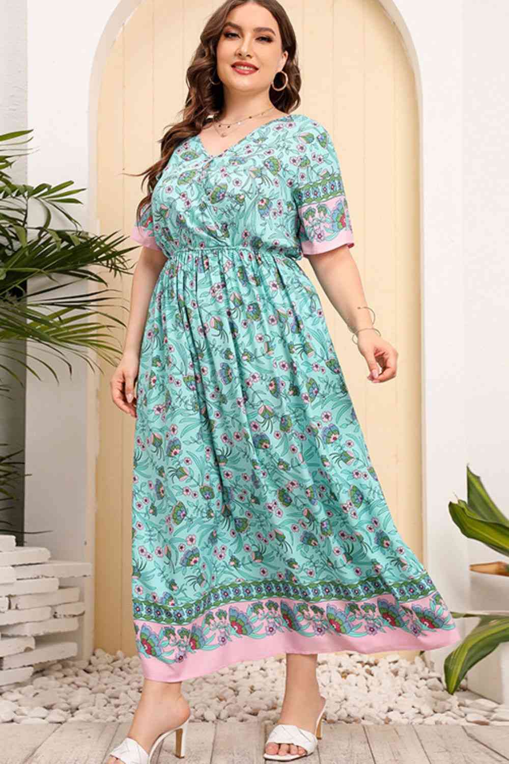 Plus Size Bohemian V-Neck Short Sleeve Maxi Dress