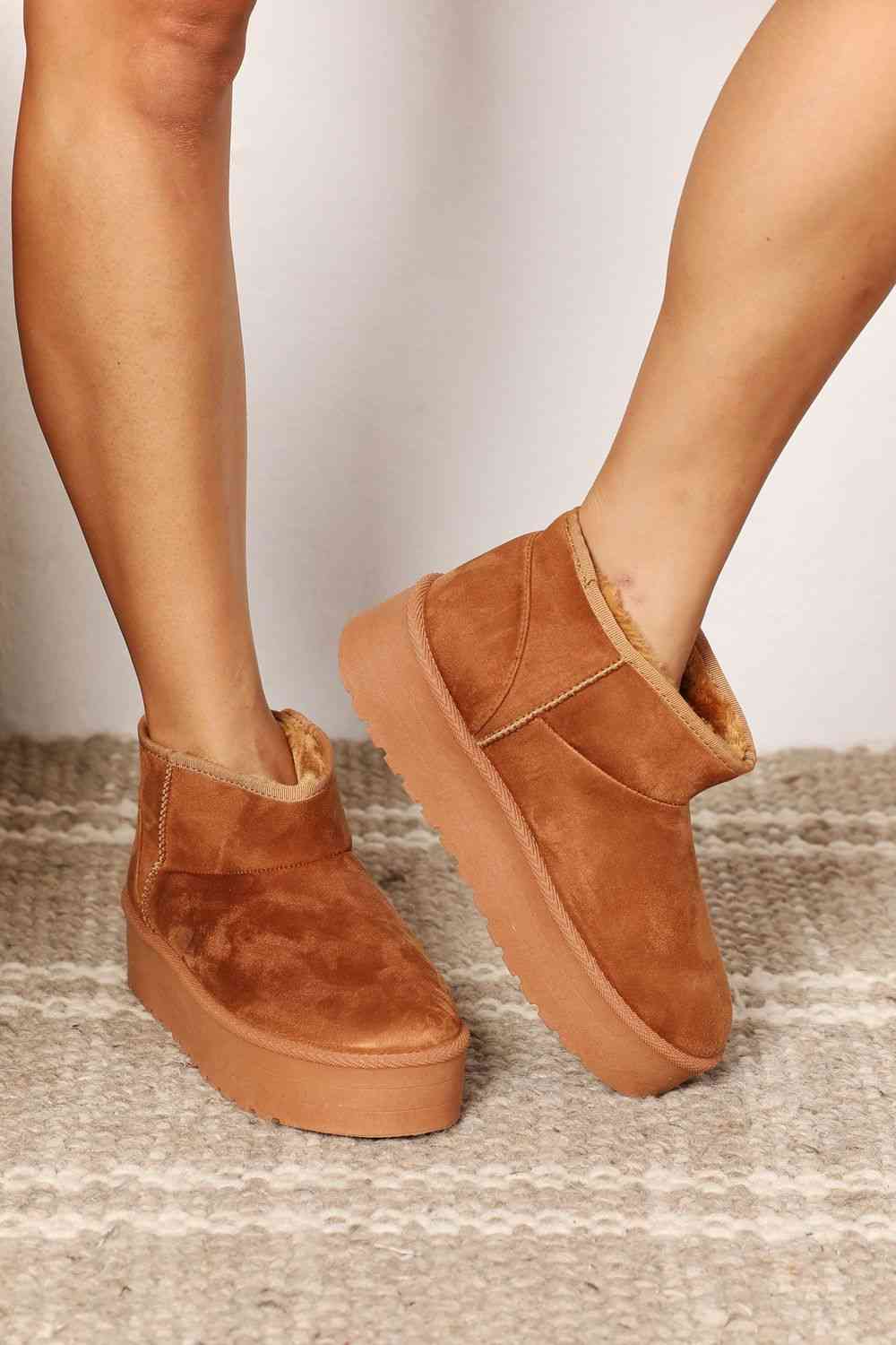 Women's Fleece Lined Chunky Platform Mini Boots