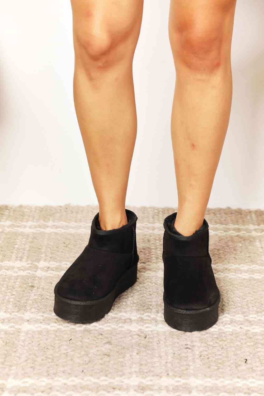 Women's Fleece Lined Chunky Platform Mini Boots