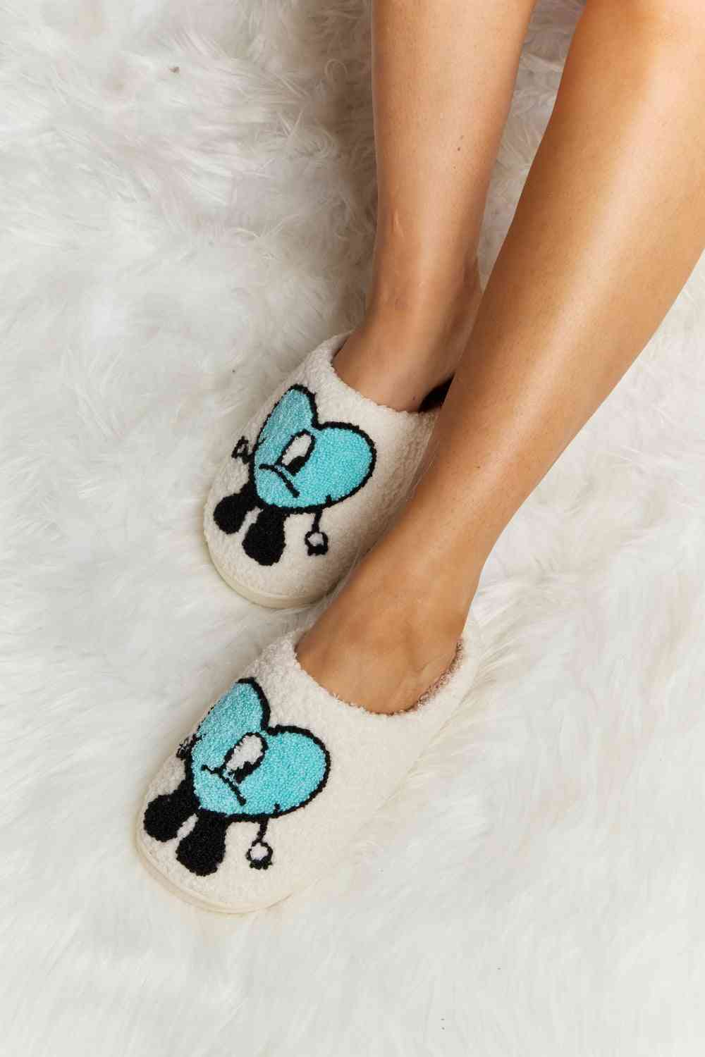 Love Heart Print Plush Slippers