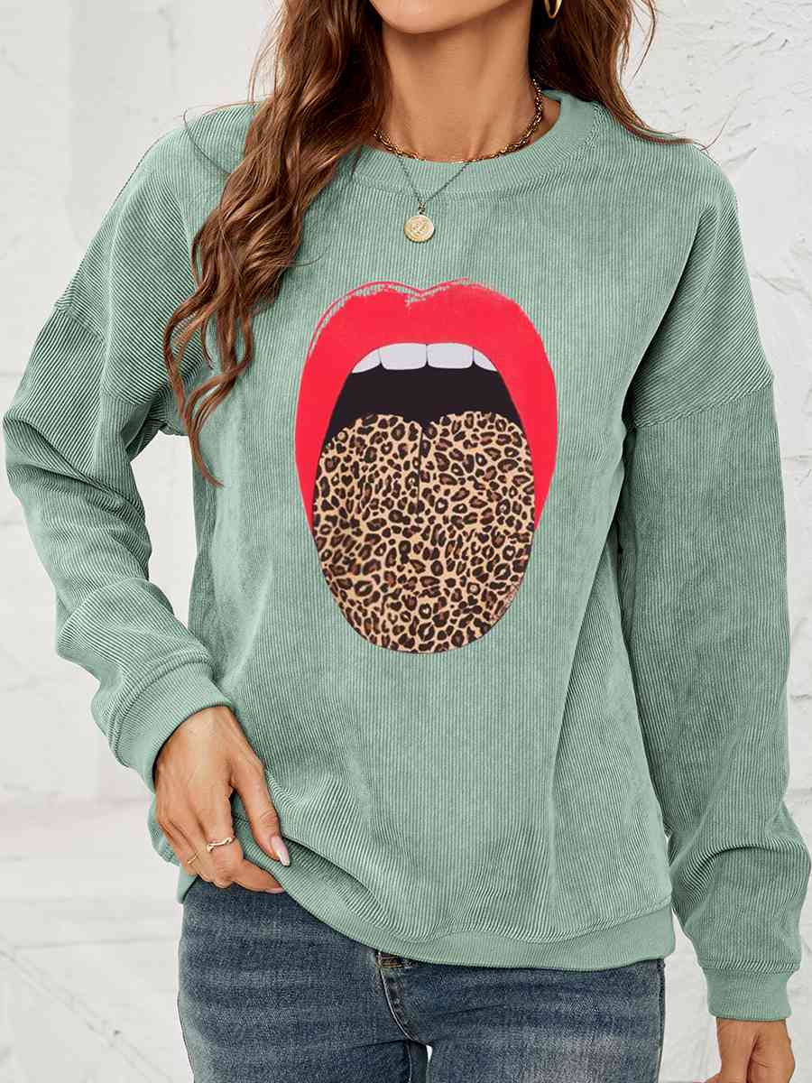 Round Neck Dropped Shoulder MAMA Graphic Sweatshirt