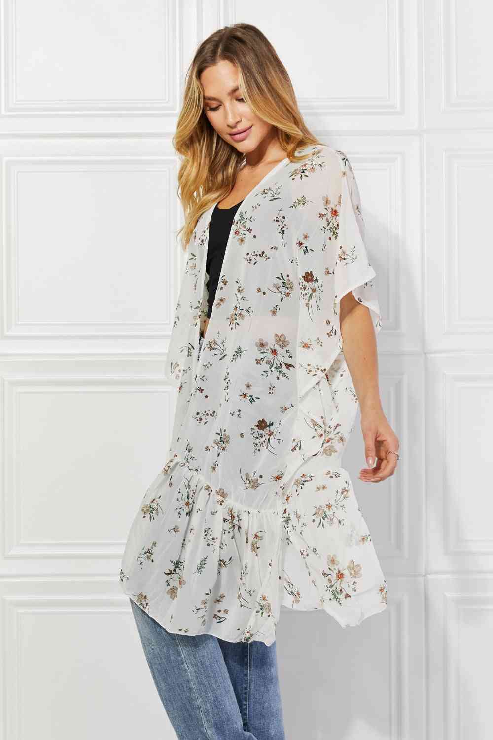 Meadow of Daisies Floral Kimono