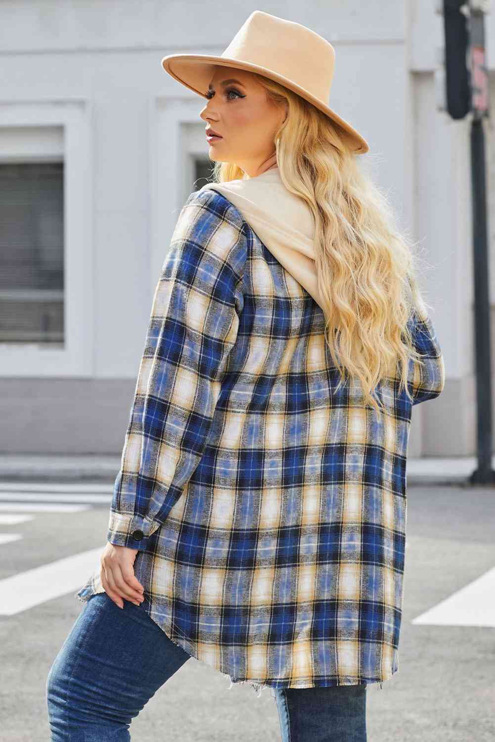 Plus Size Plaid Curved Hem Button Front Shirt