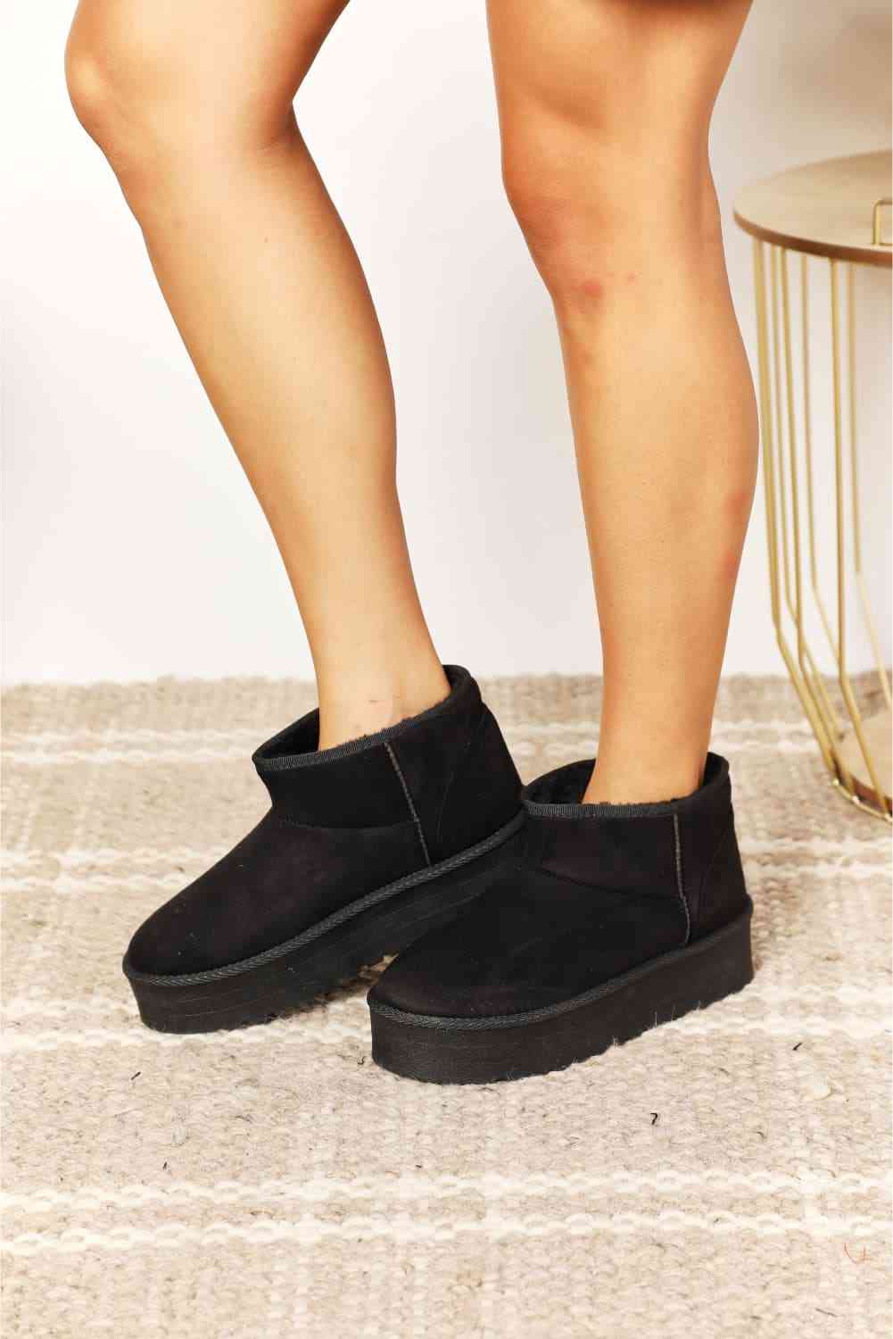 Women's Fleece Lined Chunky Platform Mini Boots