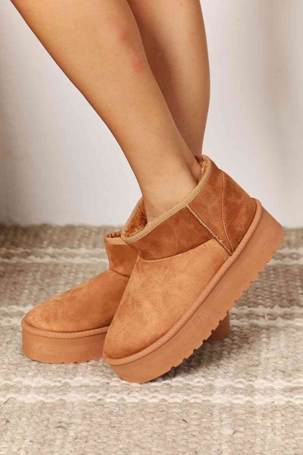 Women's Fleece Lined Chunky Platform Mini Boots