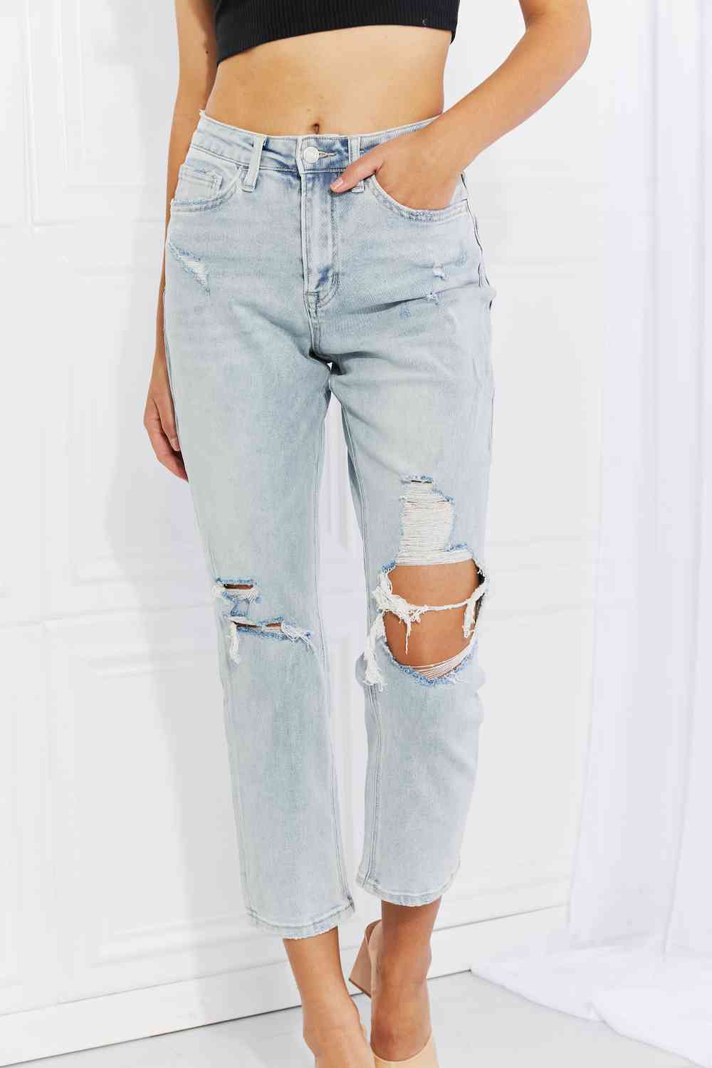 Stand Out Distressed Cropped Jeans